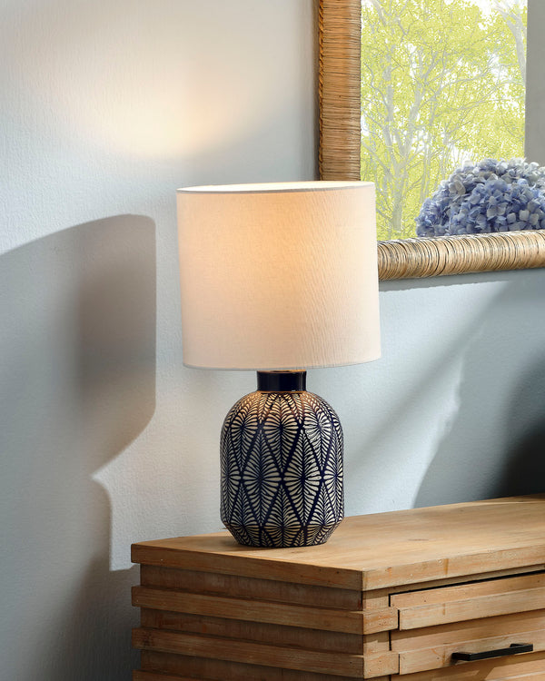 Highland Table Lamp